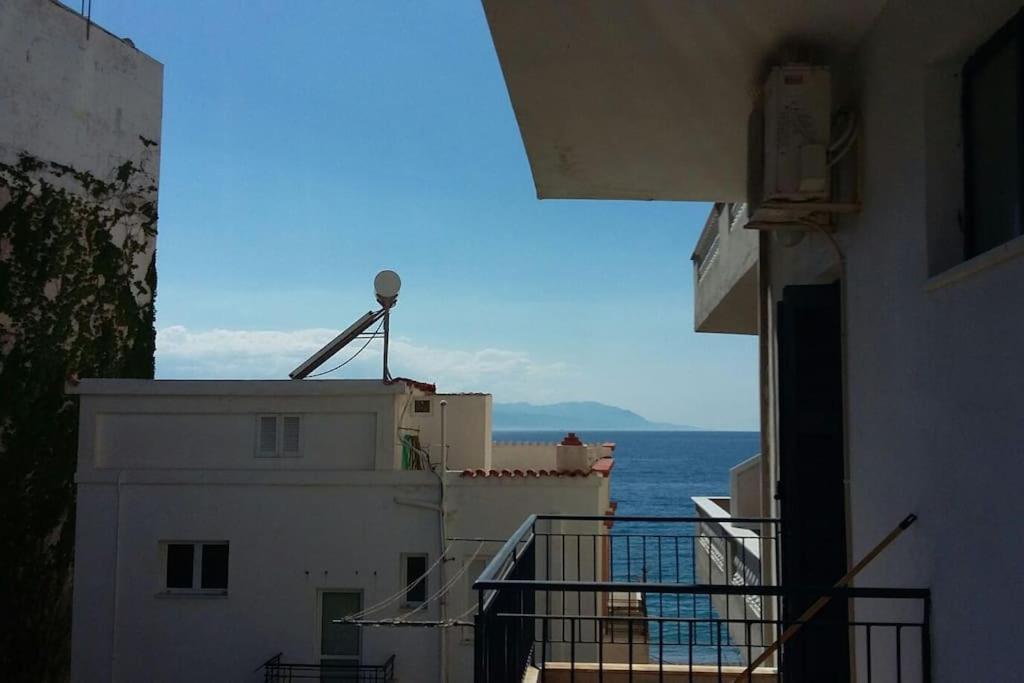Seaside Family Apartment Loutraki Zewnętrze zdjęcie